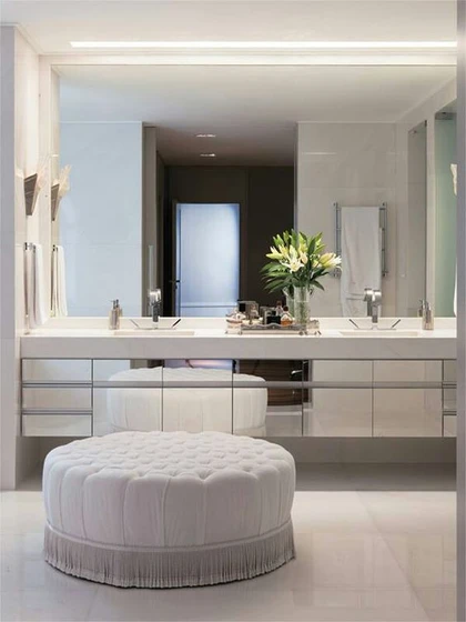 30 Cool Ideas To Use Big Mirrors In Your Bathroom