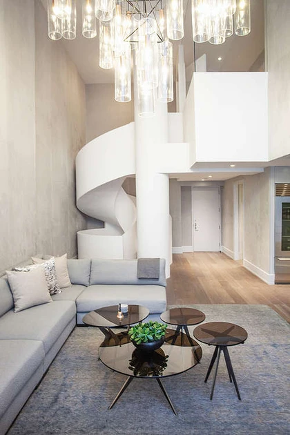 Luxurious Nyc Apartment With A Spiral Staircase