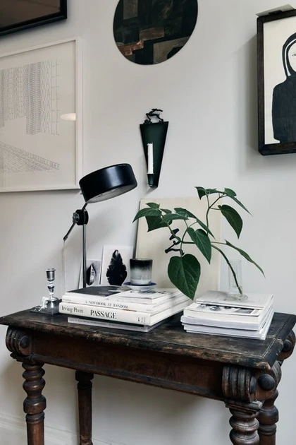 25 Ways To Use An Antique Desk In Your Interior