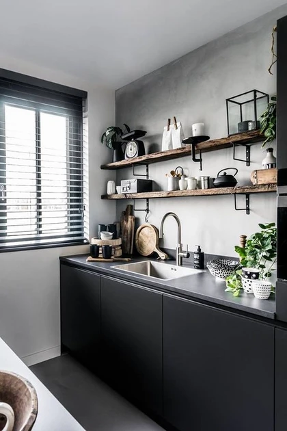 Concrete kitchen backsplash