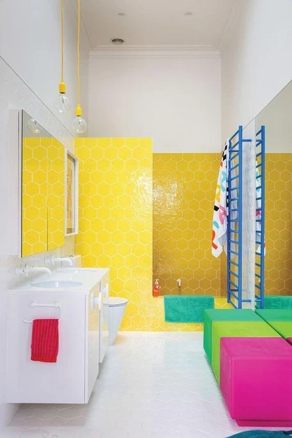 25 Bright And Cool Color Block Ideas For Bathrooms