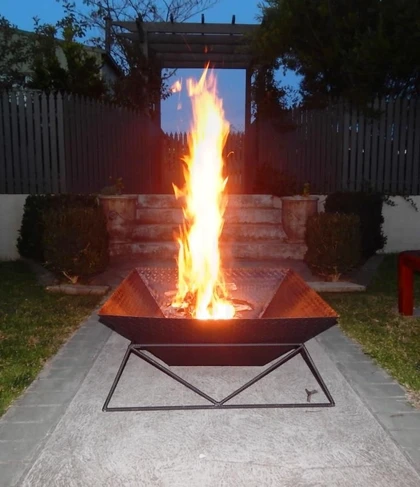 20 Interesting And Innovate Outdoor Fire Pit Ideas For You