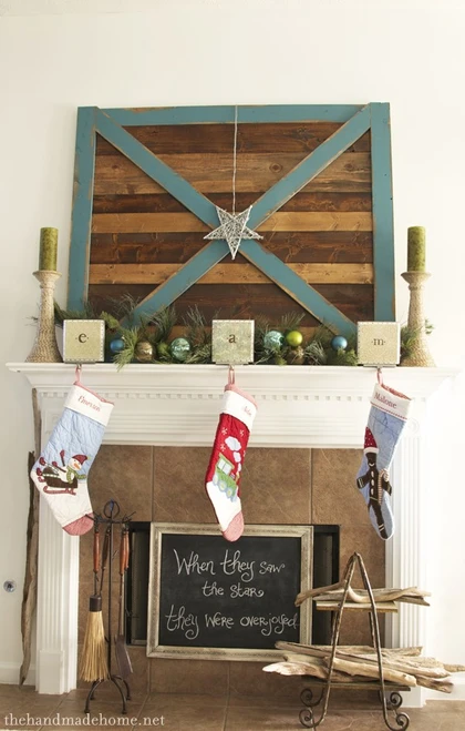 30 Christmas Mantel Decoration To Spread The Vibrant Christmas