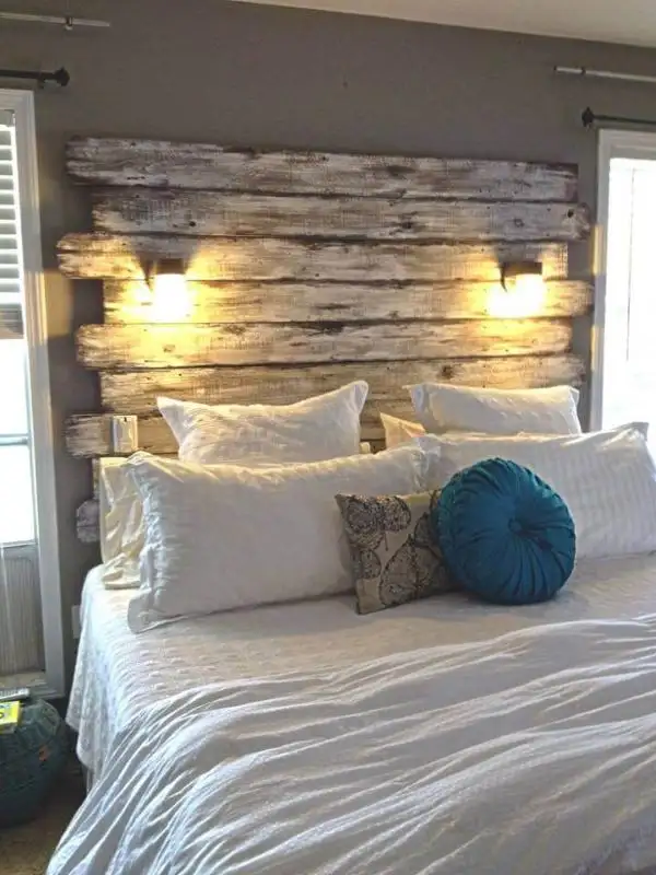 Recycled pallet bed with headbaord