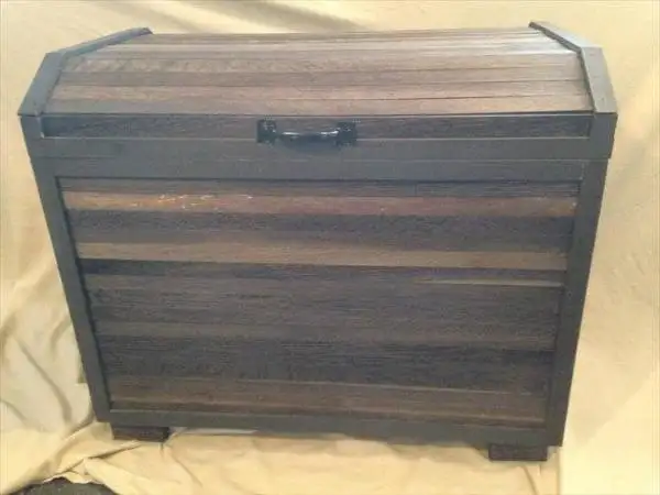 diy pallet blanket chest or keepsake box