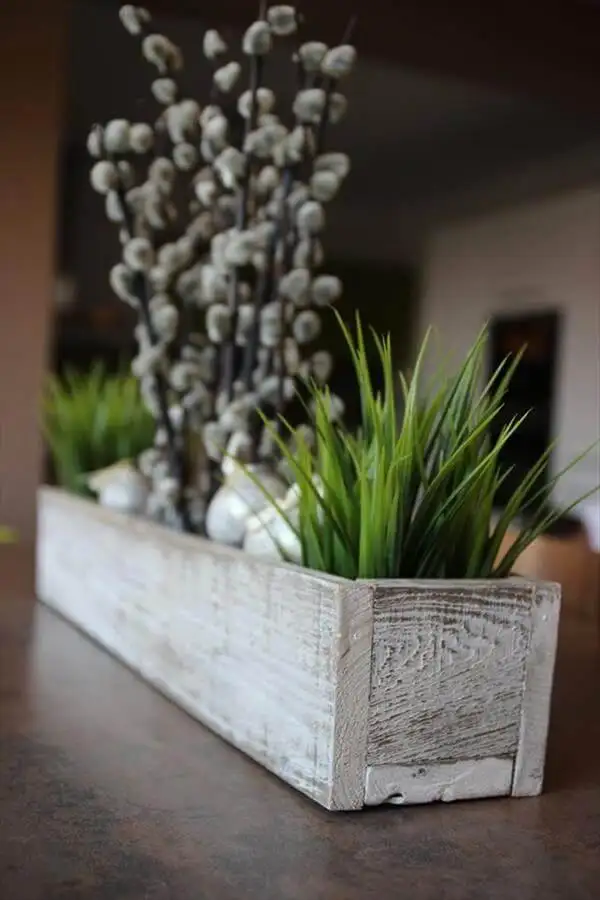 distressed white pallet planter