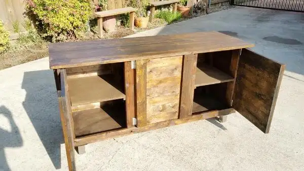 repurposed pallet indoor bar