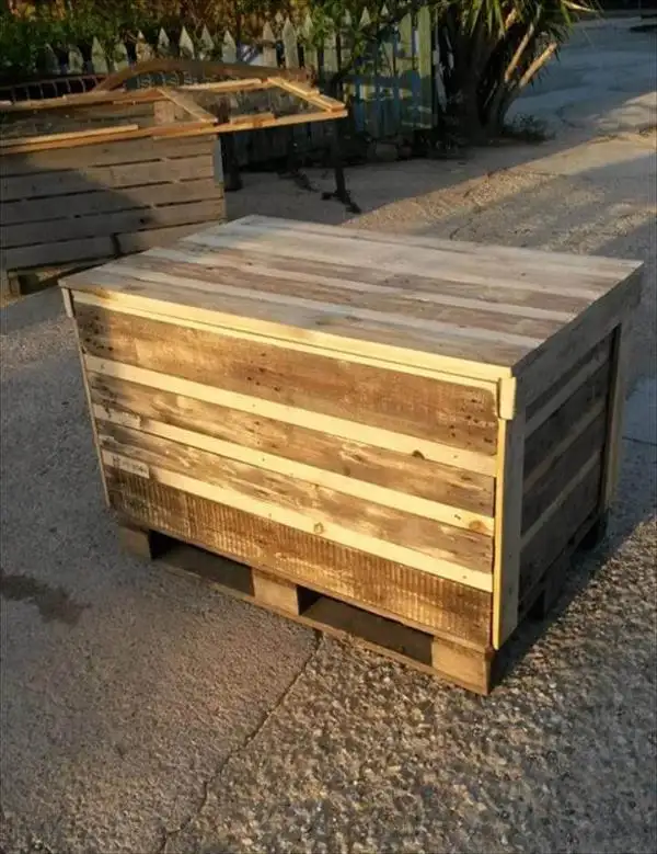 recycled pallet rustic wooden chest