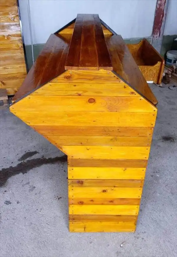 reclaimed pallet counter