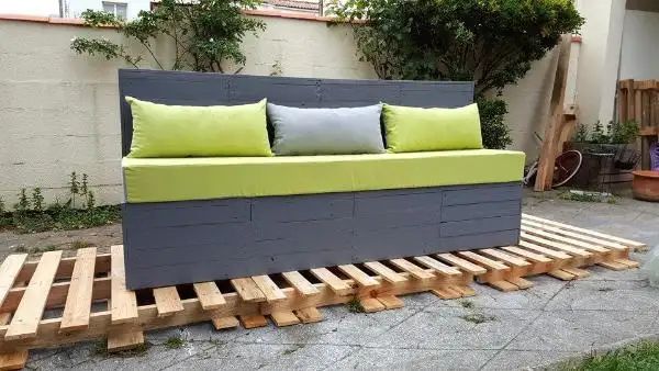 grey painted pallet outdoor seat