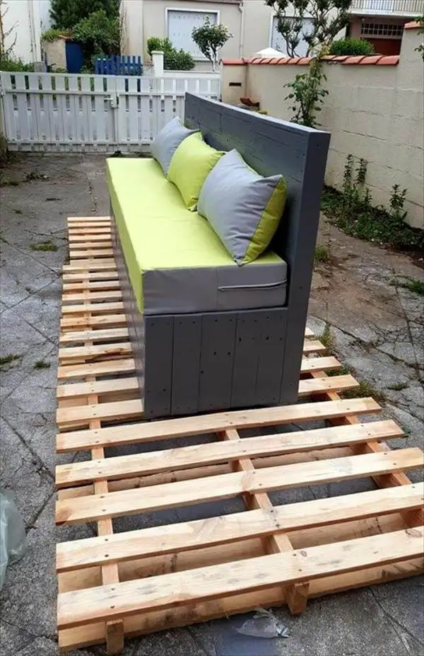 custom painted pallet garden 3 seater